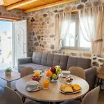 Prázdninový dům Marilena Natural Stone House, By Hellocrete *