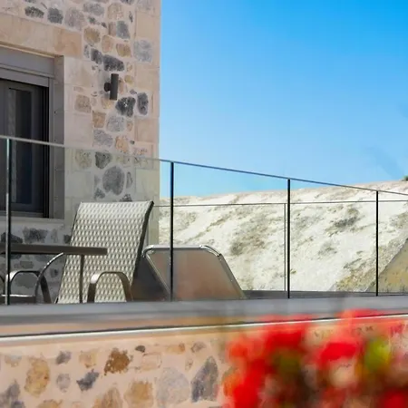 Marilena Natural Stone House, By Hellocrete Nyaraló