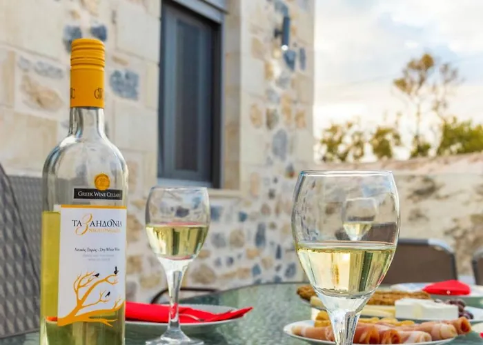 Nyaraló Marilena Natural Stone House, By Hellocrete